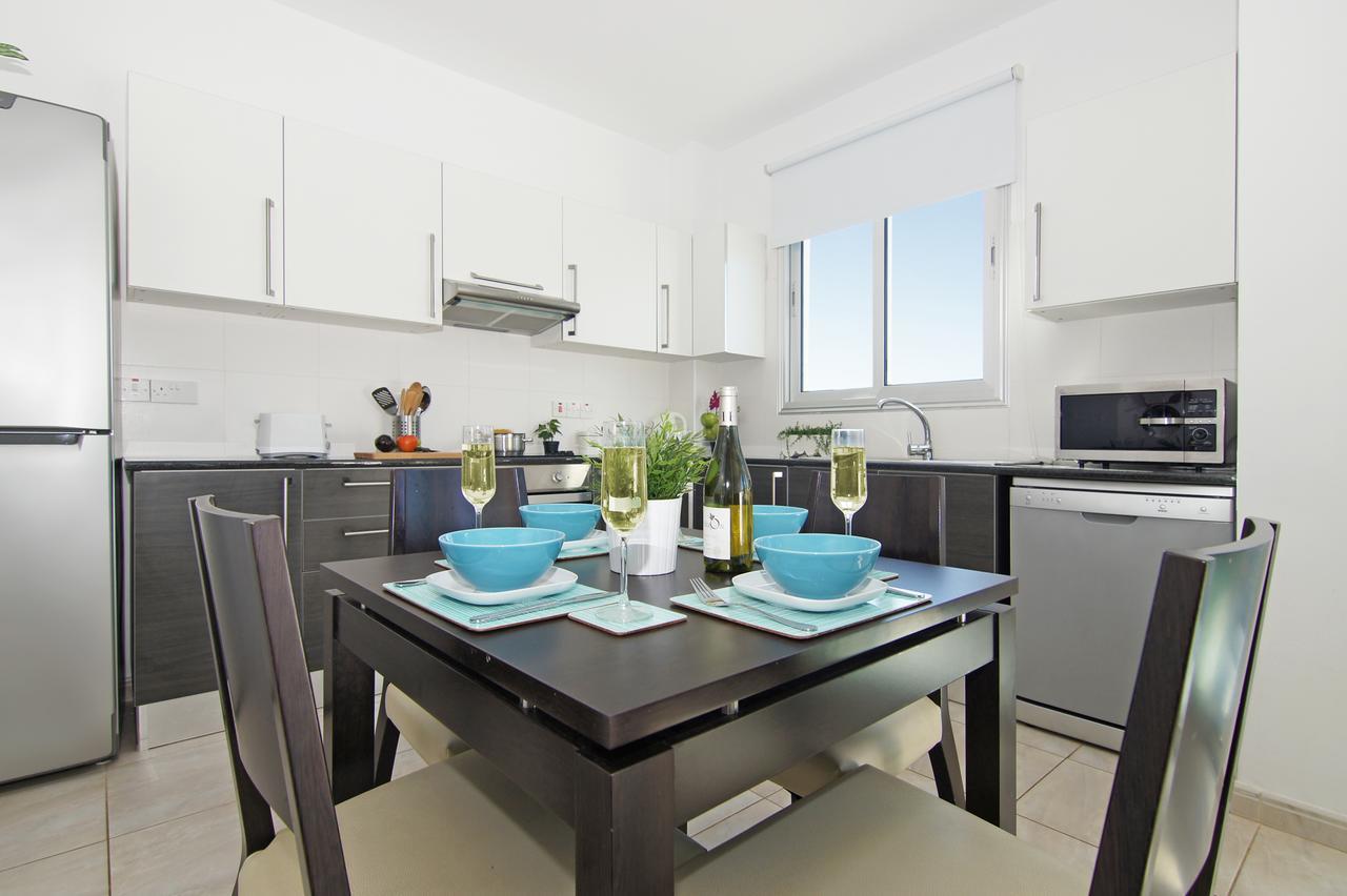 Amber - Coralli Beachfront Apartment Protaras Exterior foto